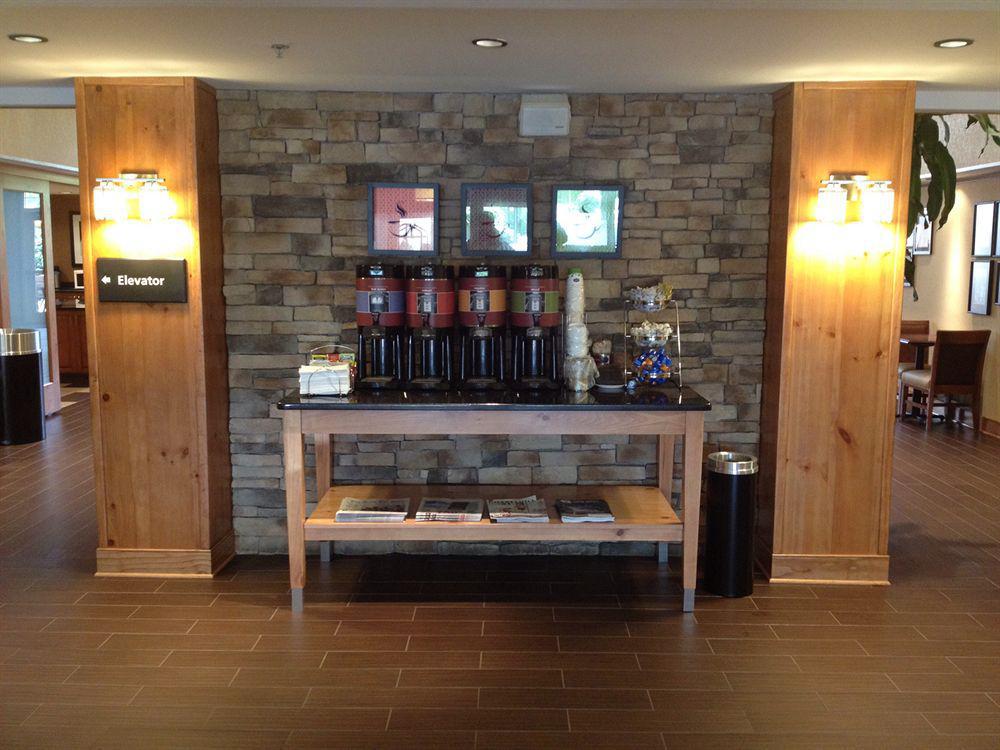 Hampton Inn & Suites Chapel Hill/Durham Ngoại thất bức ảnh