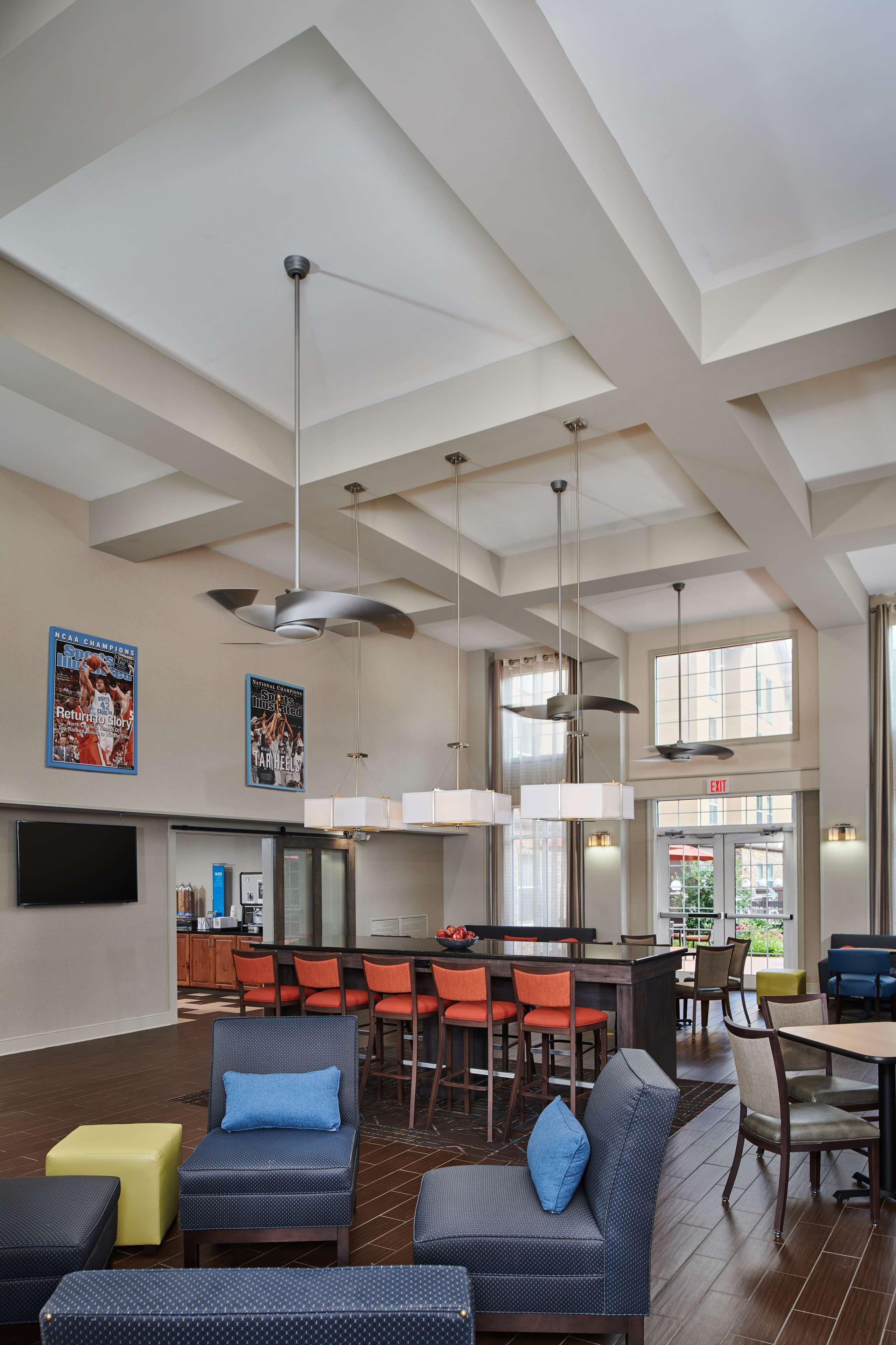 Hampton Inn & Suites Chapel Hill/Durham Ngoại thất bức ảnh