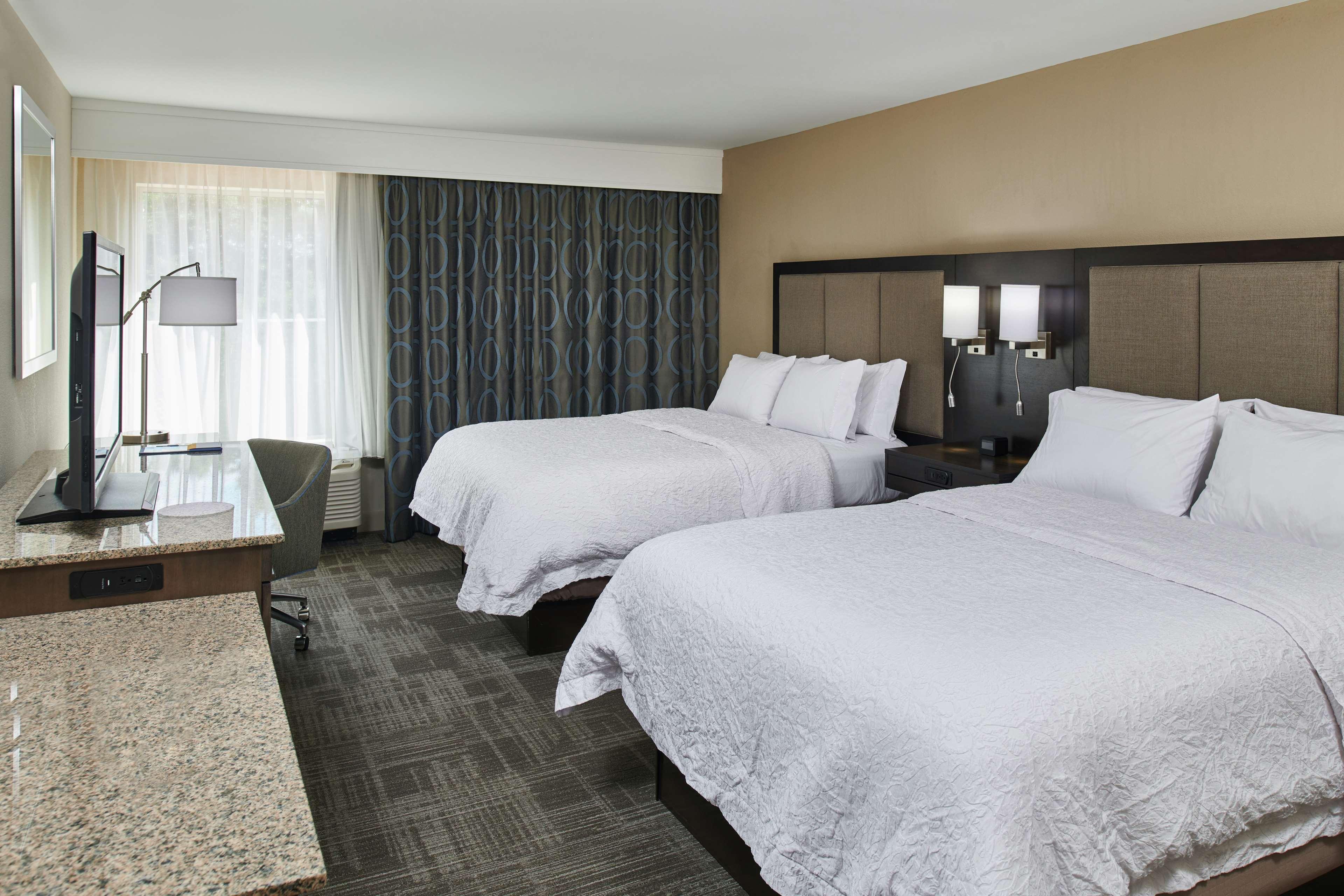 Hampton Inn & Suites Chapel Hill/Durham Ngoại thất bức ảnh