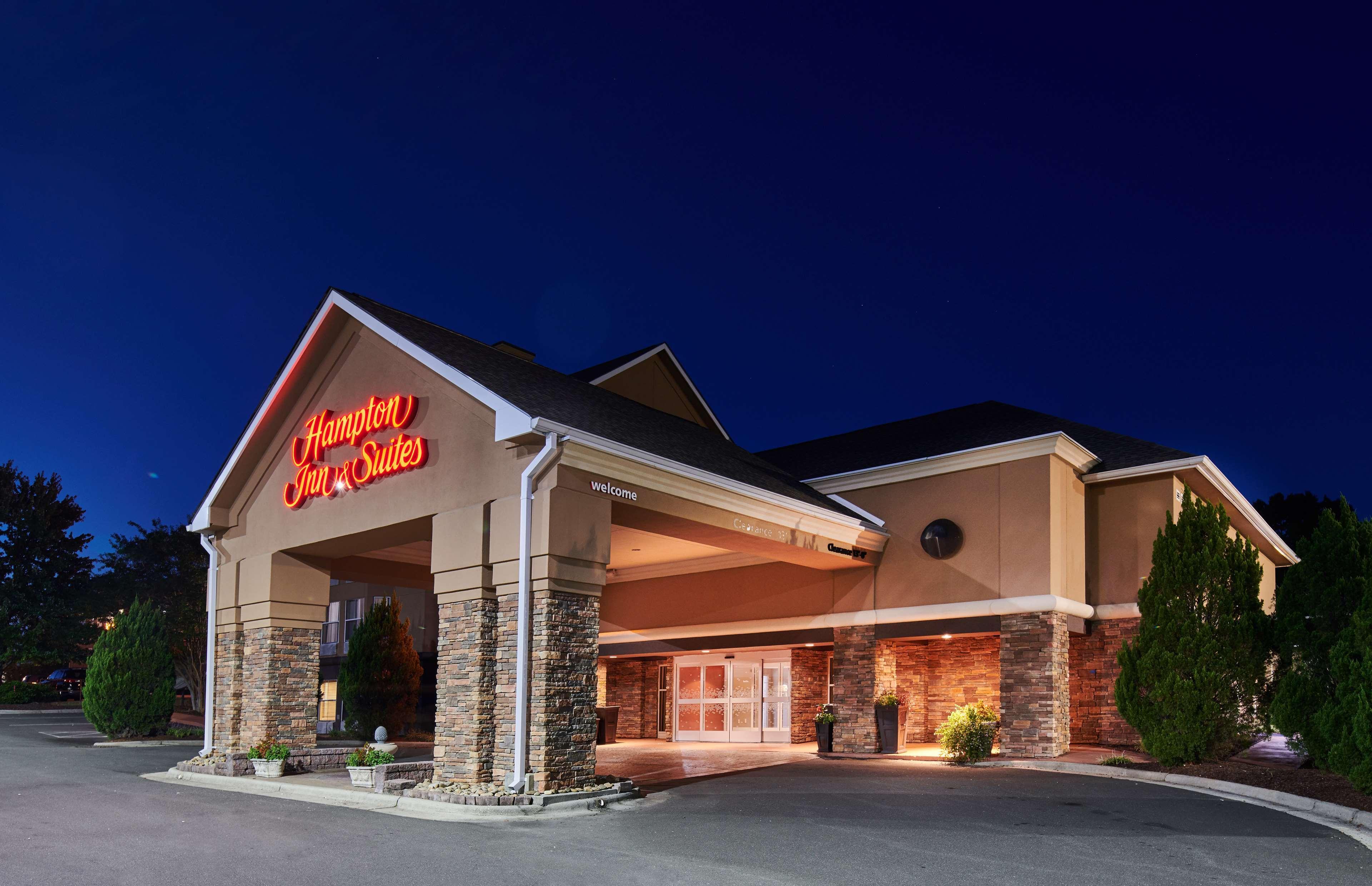 Hampton Inn & Suites Chapel Hill/Durham Ngoại thất bức ảnh