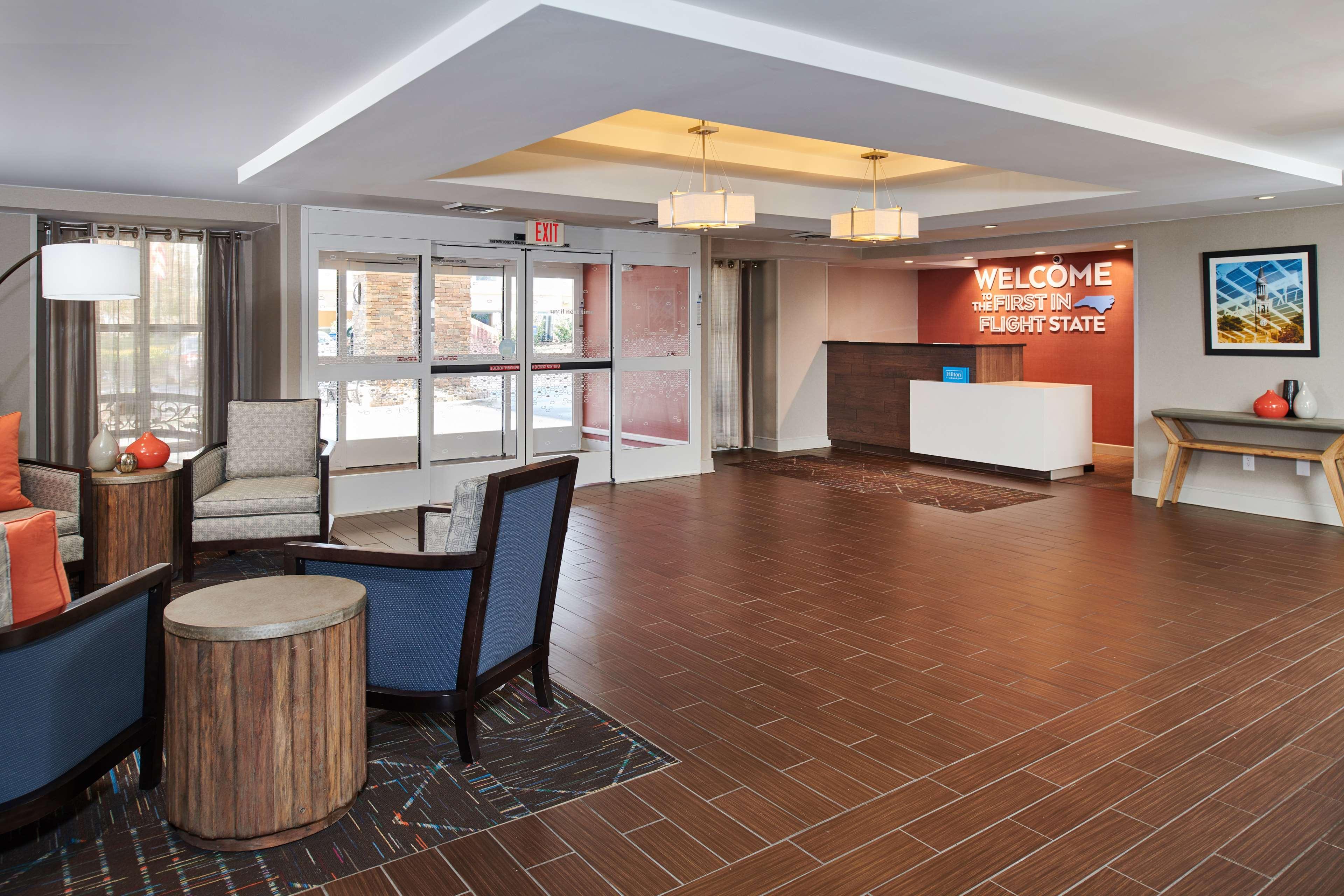 Hampton Inn & Suites Chapel Hill/Durham Ngoại thất bức ảnh