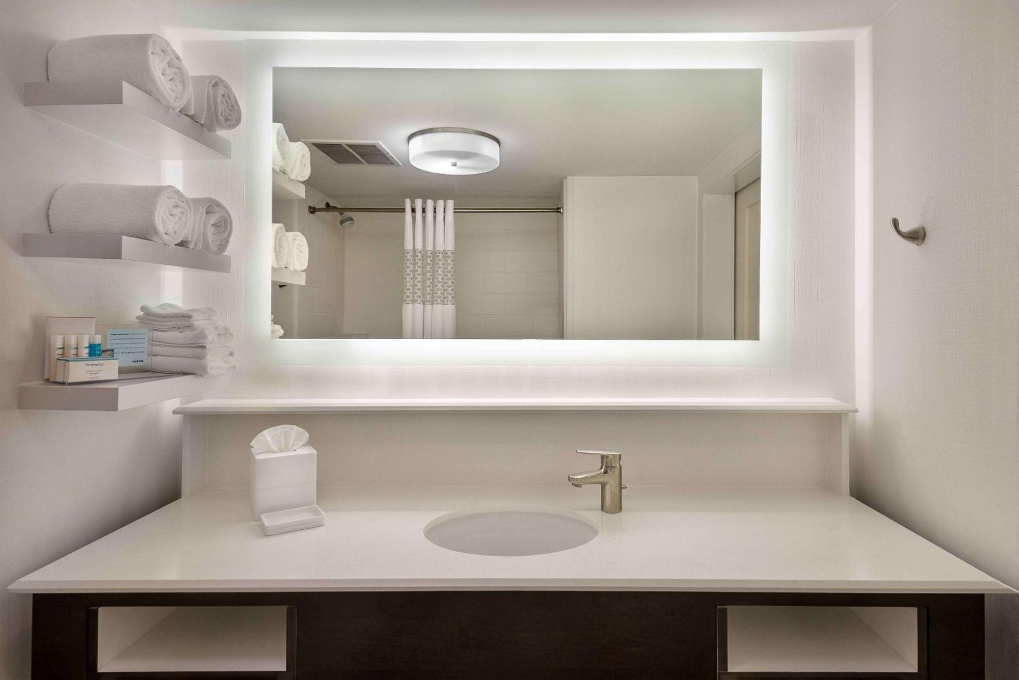 Hampton Inn & Suites Chapel Hill/Durham Ngoại thất bức ảnh