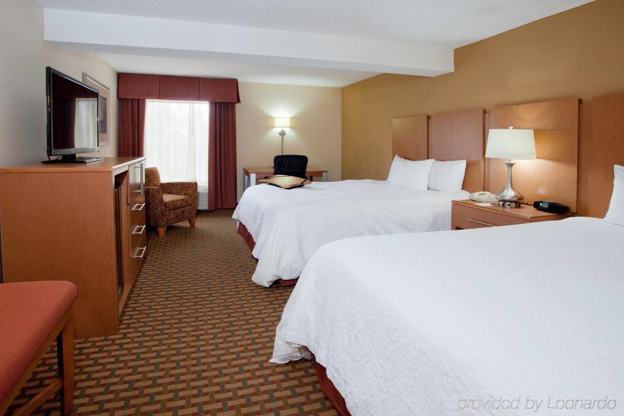 Hampton Inn & Suites Chapel Hill/Durham Ngoại thất bức ảnh